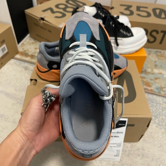 Like New Men’s Size 9 (Euro Sz 42.5) Yeezy Boost 700 Sneakers In Wash Orange - Picture 14 of 17